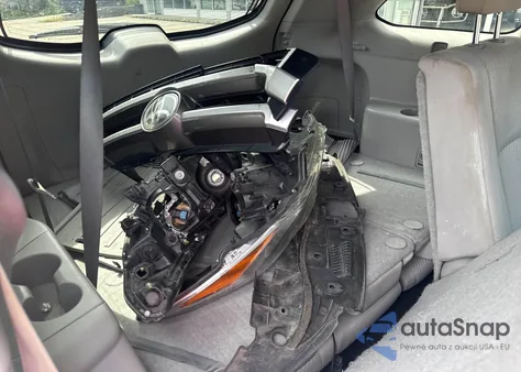 2018 Toyota Highlander Le/Le Plus z USA, uszkodzony, nr VIN 5TDBZRFHXJS818317